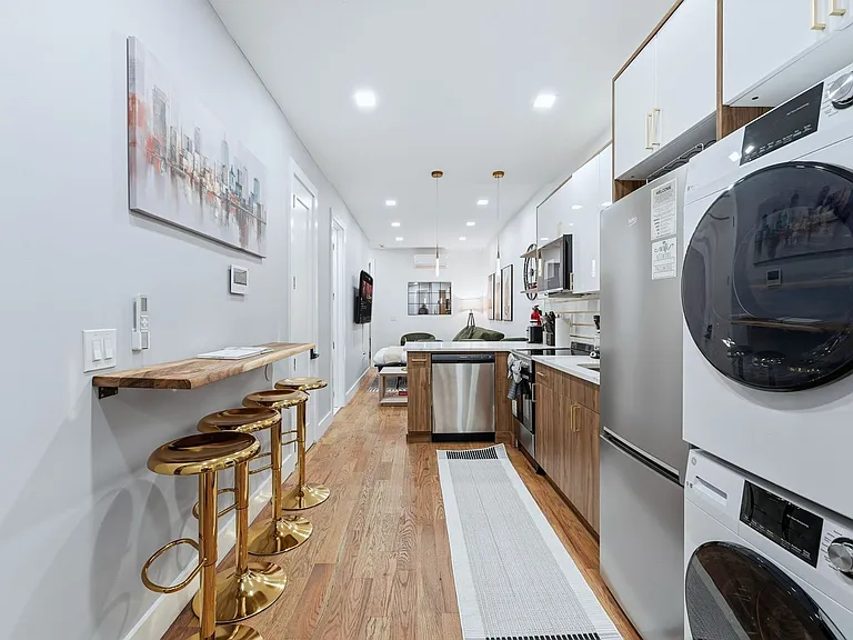 132 Saint Pauls Ave #1 — Photo 6