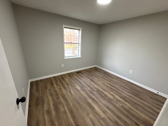 4th image of 1116 Berrywood Ave