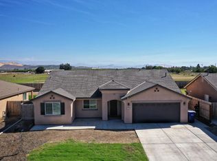1909 Autumn Dr, Dinuba, CA 93618