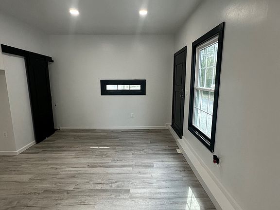 4th image of 119 Ivywood Dr #1