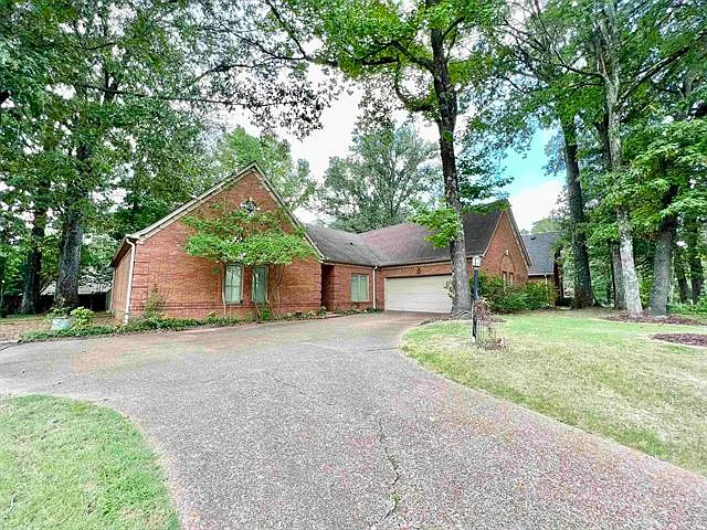 8723 Cedar Farms Dr — Photo 1