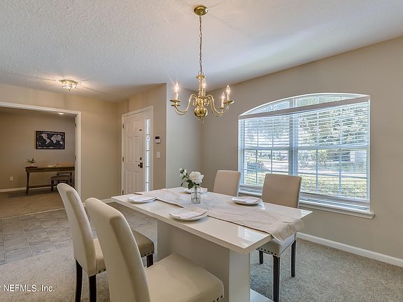5th image of 14145 CRESTWICK Drive E