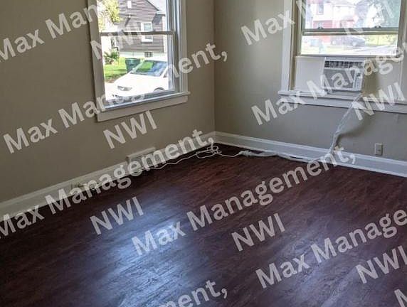 3rd image of 6129-6131 S Noble Ave