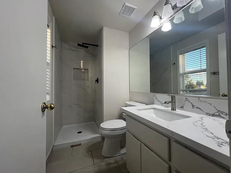1004 SE 123rd Ave — Photo 21
