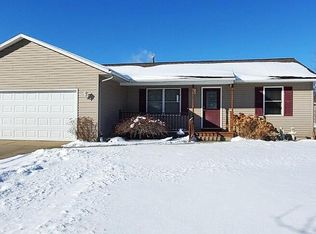 1420 S Montgomery St, Hastings, MI 49058