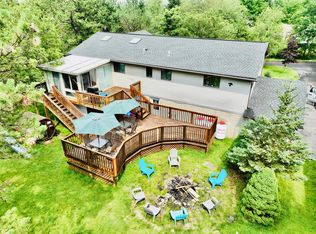 376 Clearview Dr, Long Pond, PA 18334
