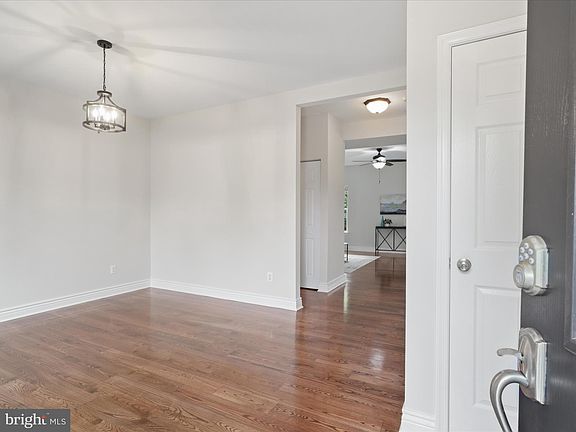 5th image of 7279 Lake Willow Ct