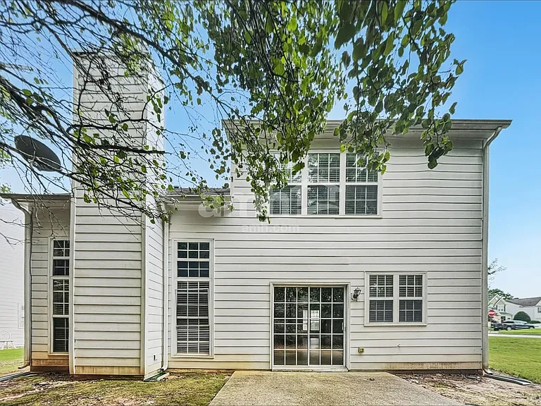 4615 Ridgefair Dr — Photo 17