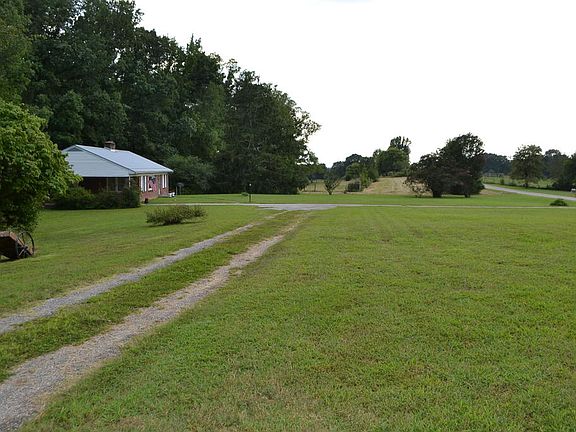 3rd image of 82 Rock Creek Rd