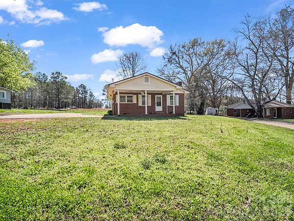 2nd image of 2333 Washburn Rd