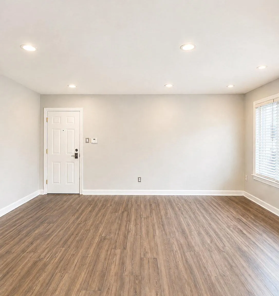 2 bed, 1.0 bath, 706 sqft, $1,700 — Photo 2