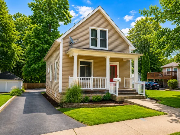 218 N 6th St, St Charles, IL 60174