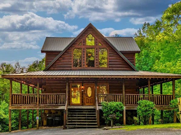 1570 Oldham Springs Way, Sevierville, TN 37876