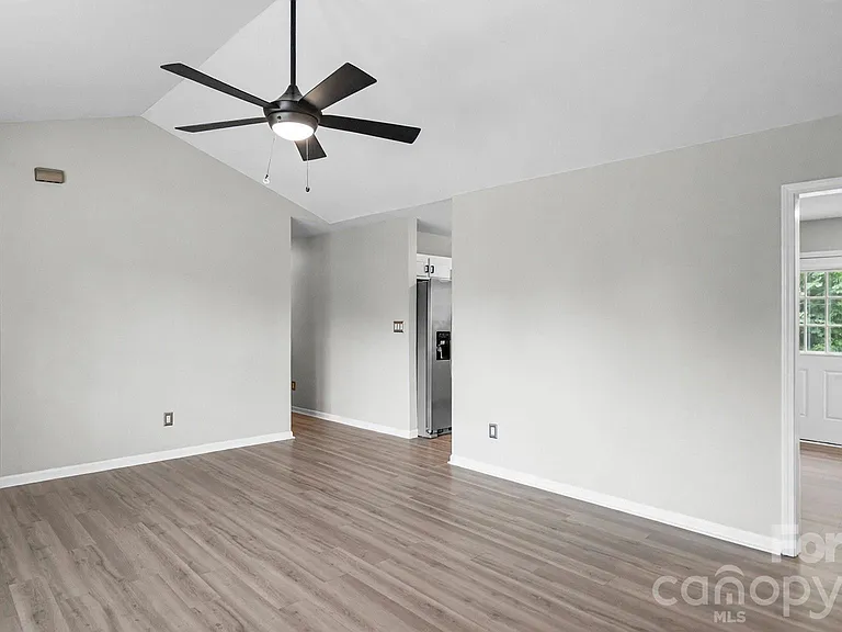 3320 Whitebridge Ln — Photo 6
