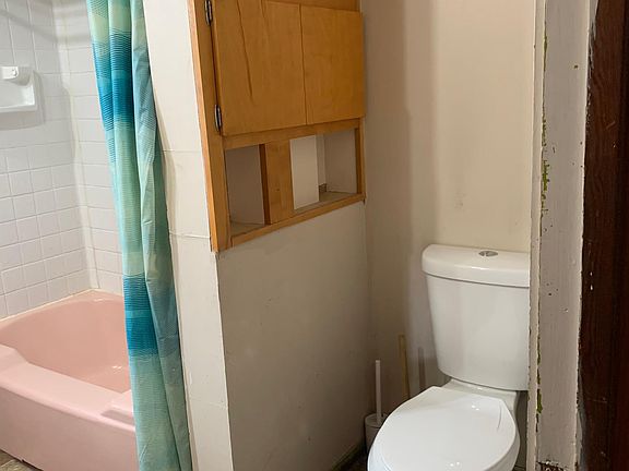 Main Floor bathroom