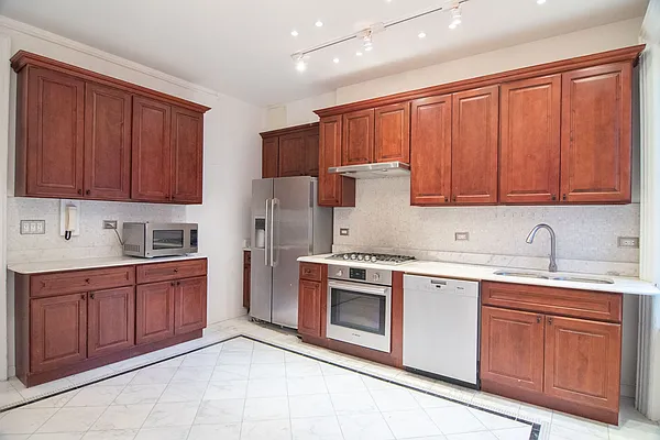 Rented by WAM Partners - William Moses Co. | media 14