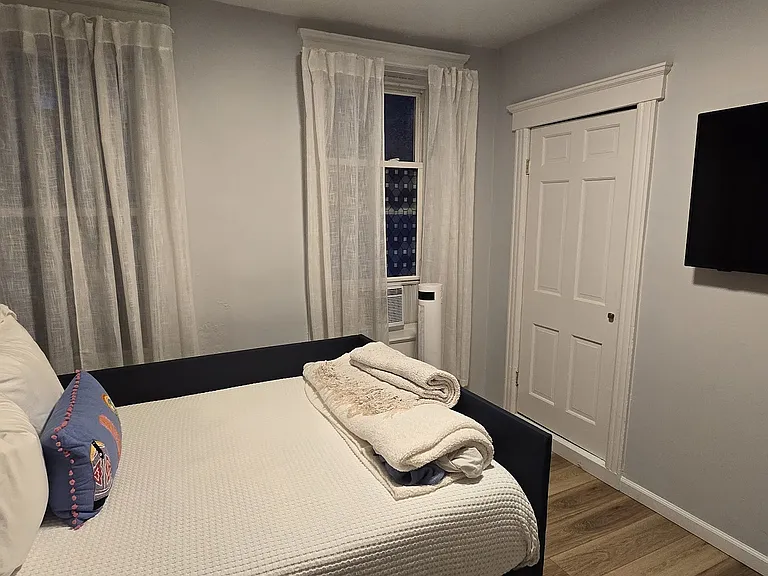 27 Russell Ave #1 — Photo 11