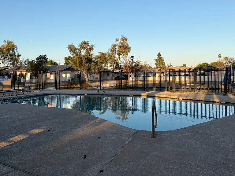 1033 W Laguna Dr — Photo 19