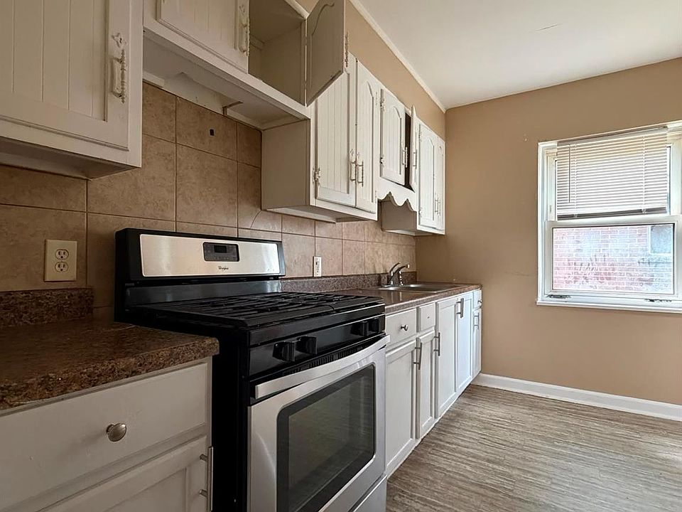 7th image of 8080 Cloverlawn St
