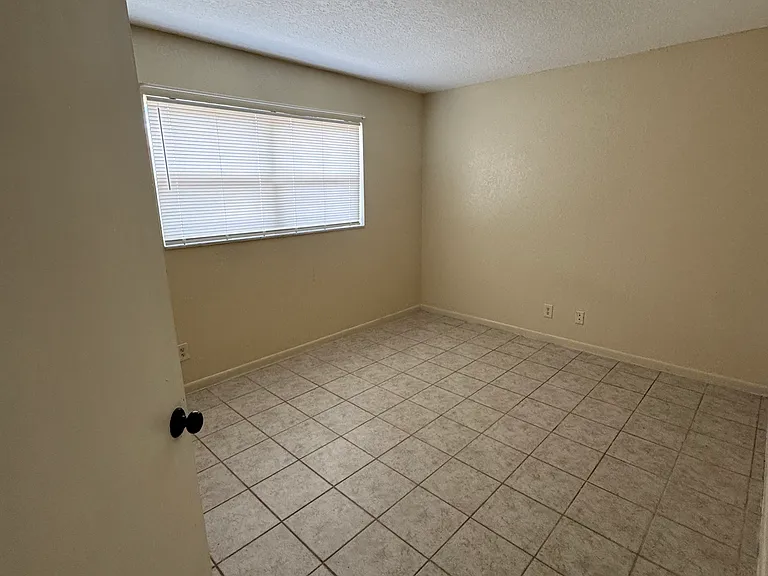 302 Mystic Lake Dr N #302 — Photo 5