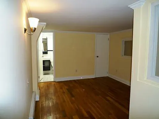 Rented by Carlyle Property Management | media 36