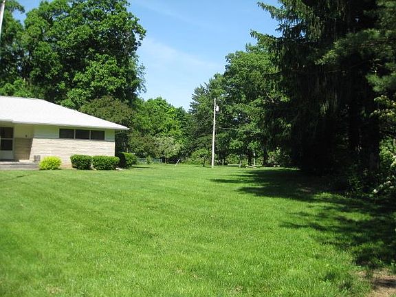 3rd image of 762 Woody Acres Dr