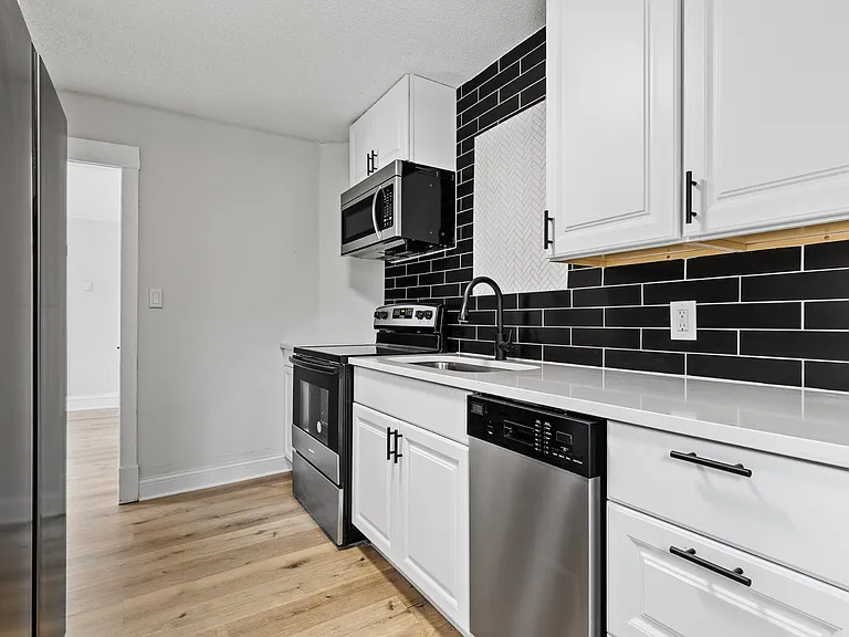 3101 Tyler St NE #4 — Photo 2