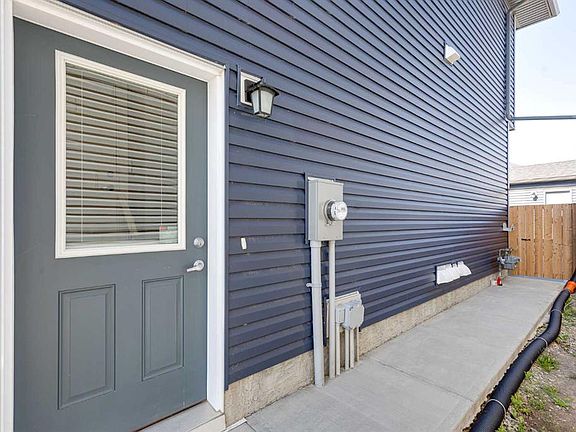 3rd image of 47 E Cornerbrook Gate NE