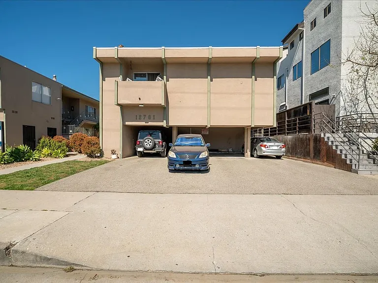 12761 Pacific Ave #4 — Photo 15