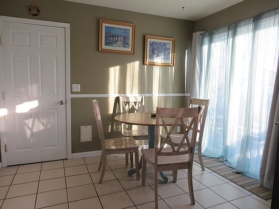 3rd image of 421 Spire Dr