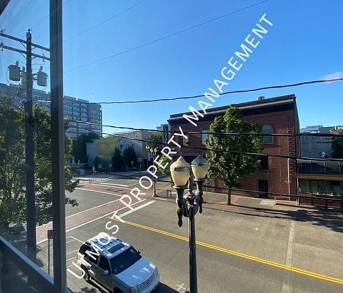 615 Main St #204 — Photo 11