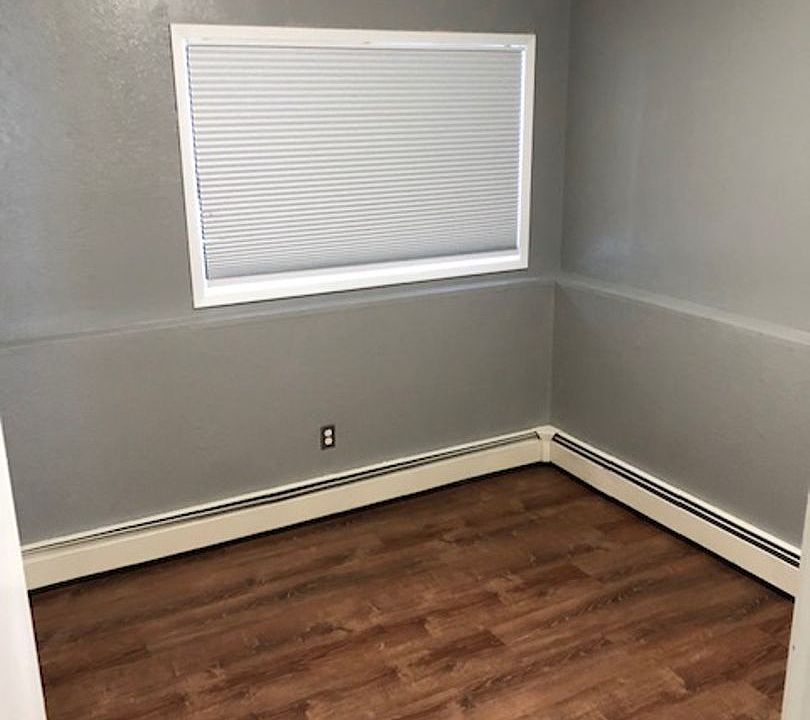 1st image of 298 Shannon Dr