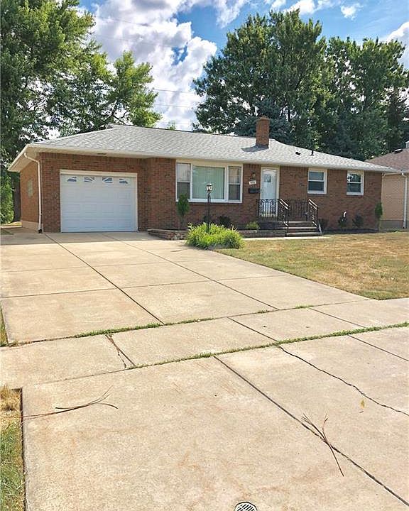 1st image of 501 Evergreen Dr