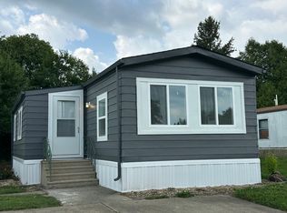 242 Blackthorn Rd, Matteson, IL 60443