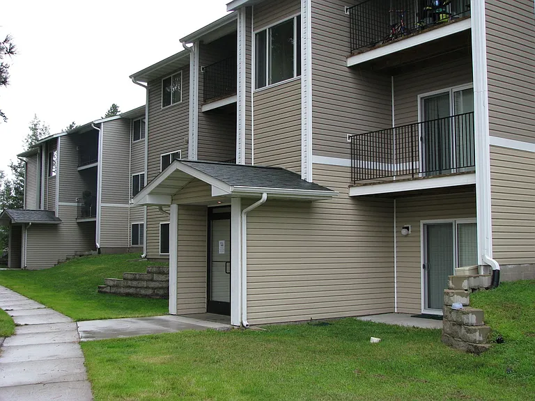 Southview Apartments — Photo 11