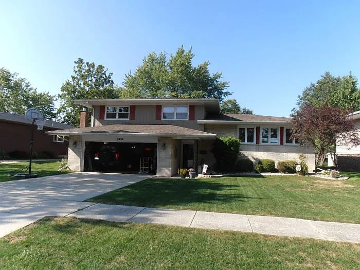 2924 193rd St photo 1
