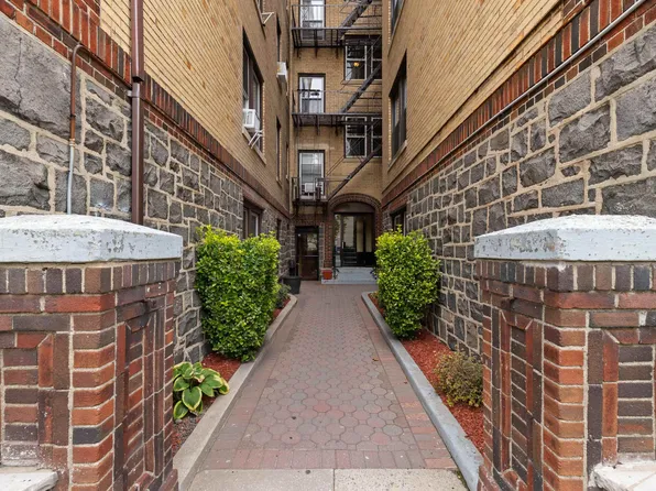 7435 Blvd East image 4 of 31