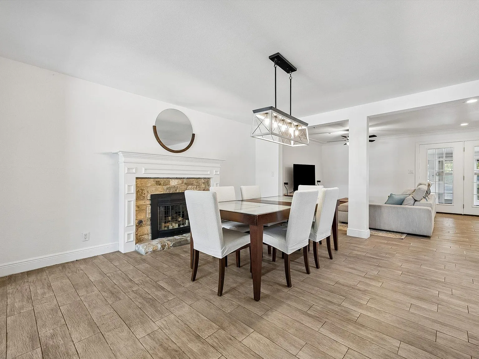 3 bed, 2.5 bath, 2660 sqft, $3,650 — Photo 4