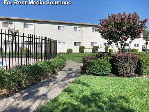 2nd image of 2081 W La Loma Dr APT 138