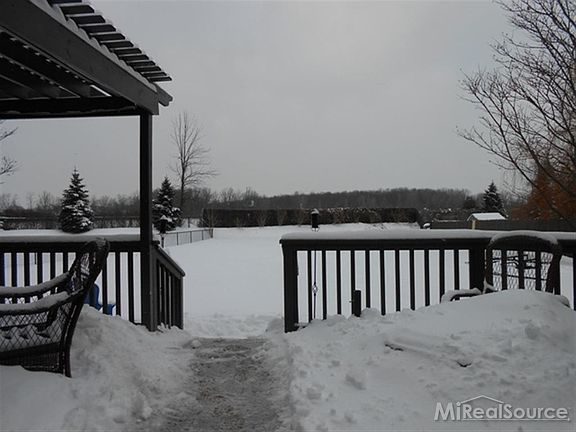 5th image of 53107 Pine Creek Dr