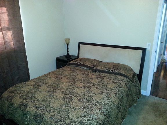 3rd image of 6073 Hillsdale Ave