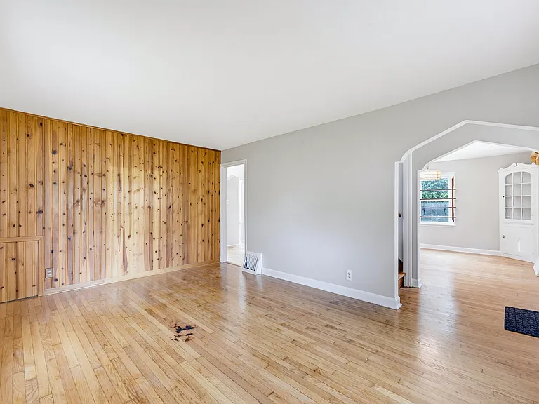 4340 S 112th St — Photo 10