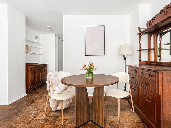 4th image of 7 E 14th St APT 1523