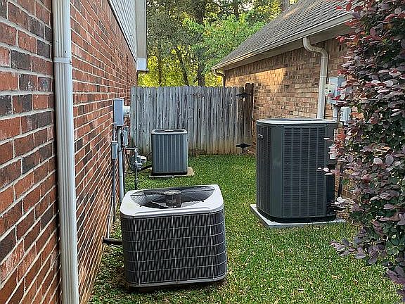 4th image of 3425 Bienville Dr
