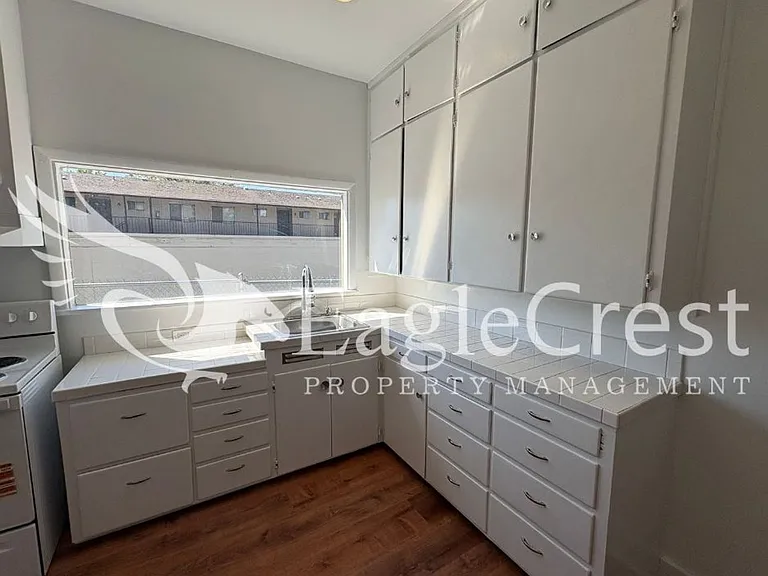 706 S College Ave — Photo 33