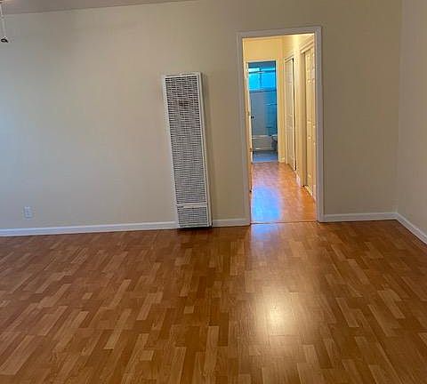3rd image of 2-819 Palm Ave #2