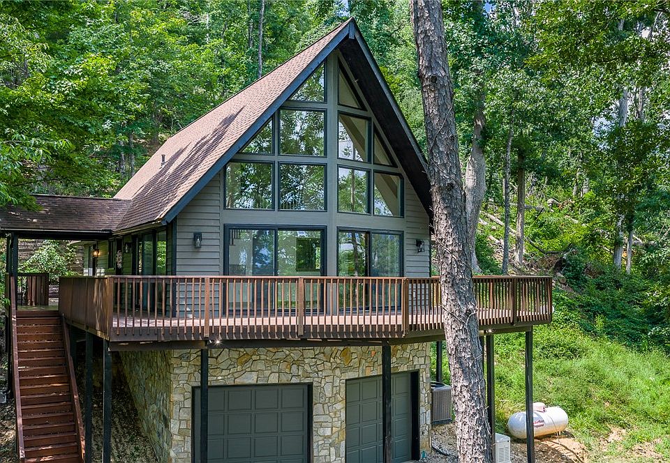 1st image of 805 Whispering Falls Dr