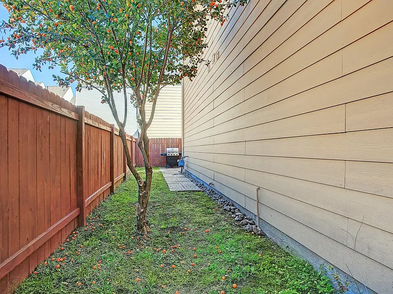 1364 Studer St — Photo 19