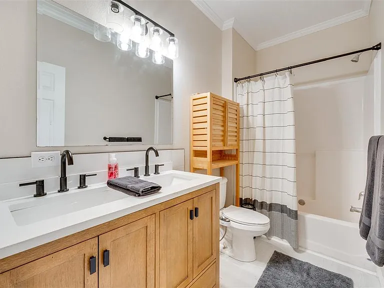 8123 Shelley Trl — Photo 15