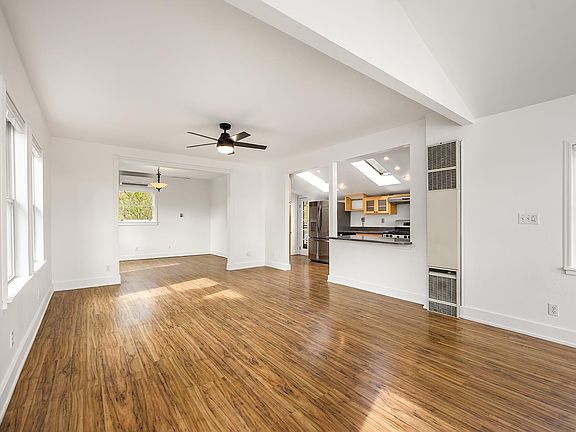 5th image of 1005 Clark Street